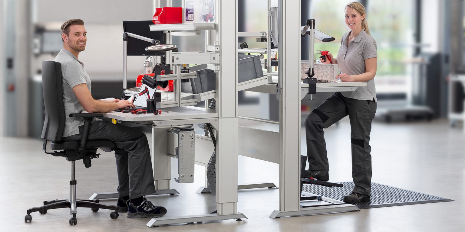 Sitting ergonomically - chair, sitting dynamically and switching between sitting and standing