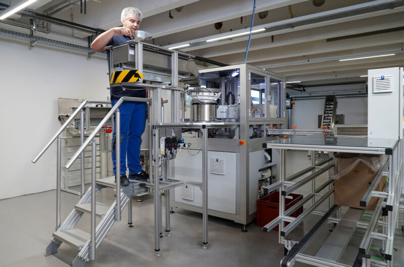 Focus on automation – conveying technology at KM Packaging | item ...